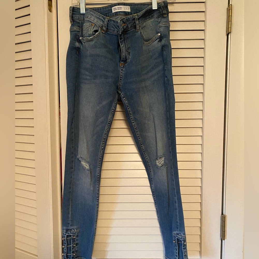 ZARA blue jeans. Size 8